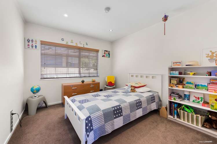 22 Lynwood Road New Lynn_11