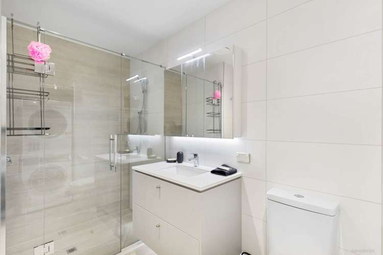 411/4 Bute Road Browns Bay_8