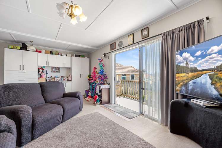 5b Somerset Grove Parkvale_4