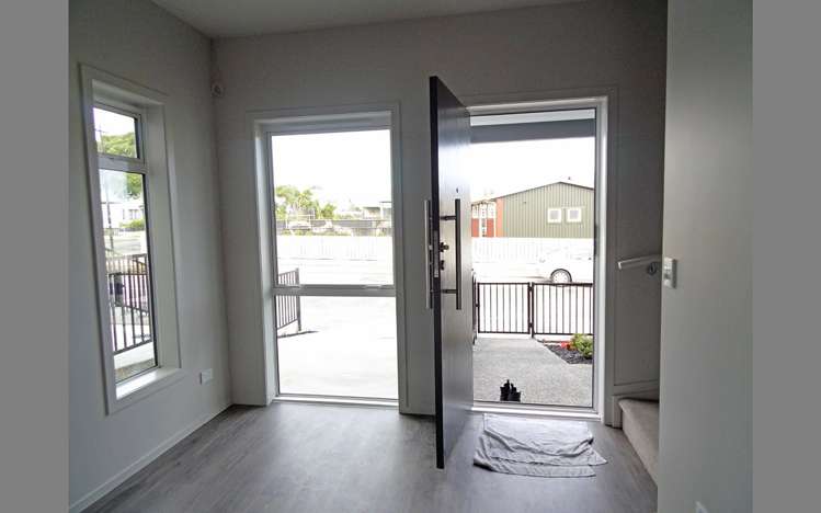 4 Doreen Williams Way 10026_3