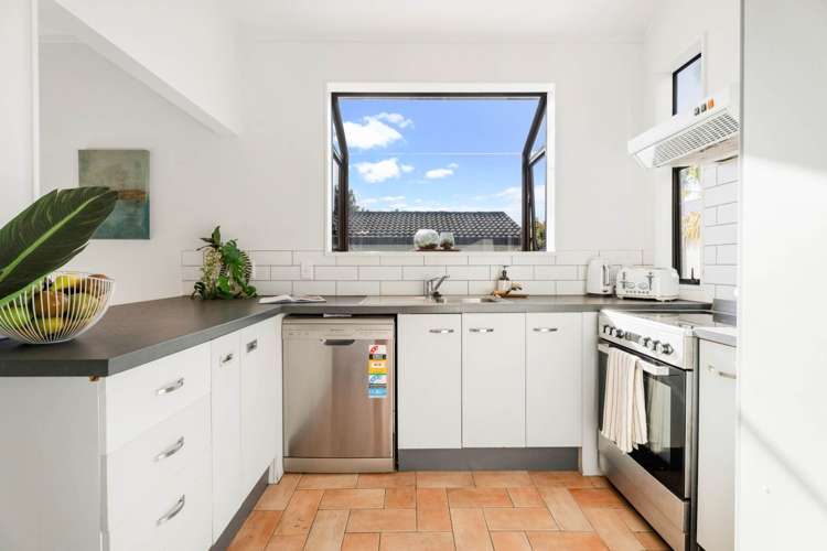 2/14 Abbotts Way Remuera_6