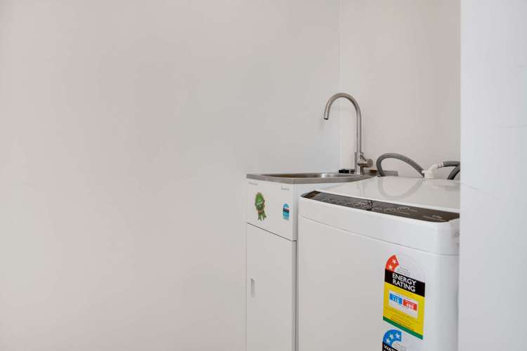 2/9 Marcroft Street Woolston_10
