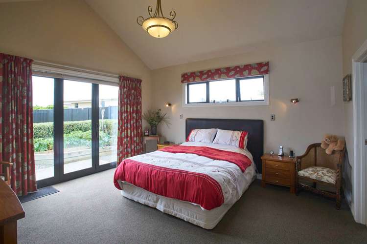 64 Breaksea Street Te Anau_11