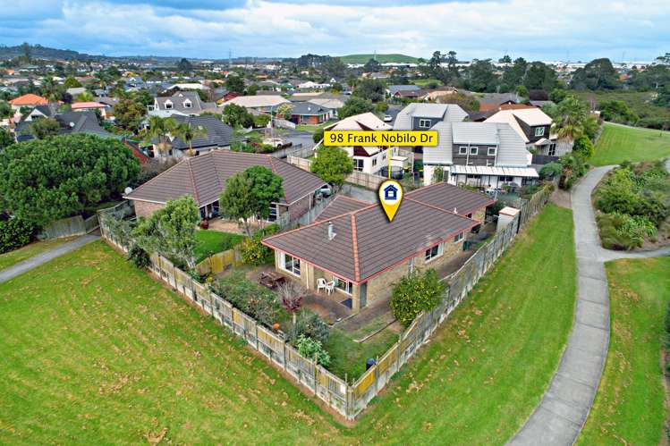 2/98 Frank Nobilo Drive Golflands_20