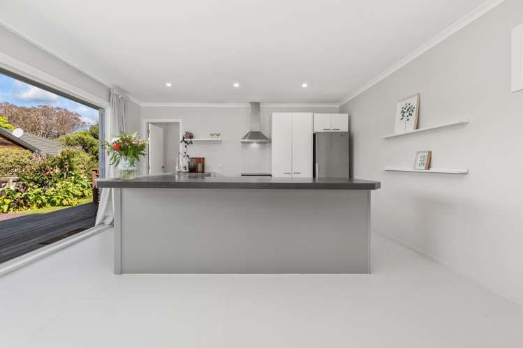 20 Kowhai Grove Raumati Beach_12