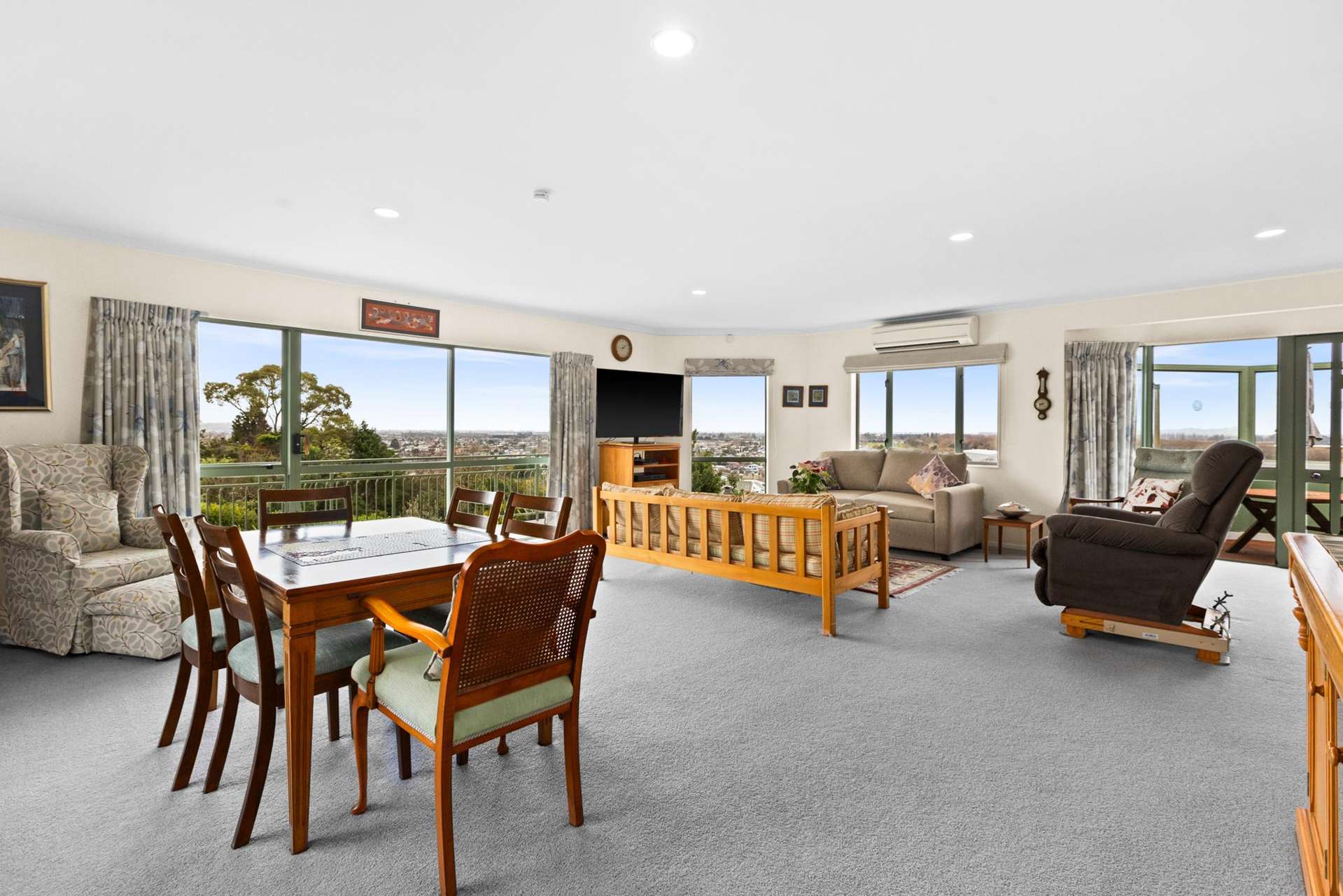 2/89 Churchill Drive Taradale_0