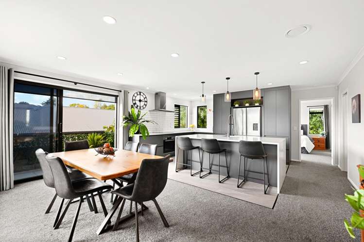 9 Bishopsworth Way Huntington_19