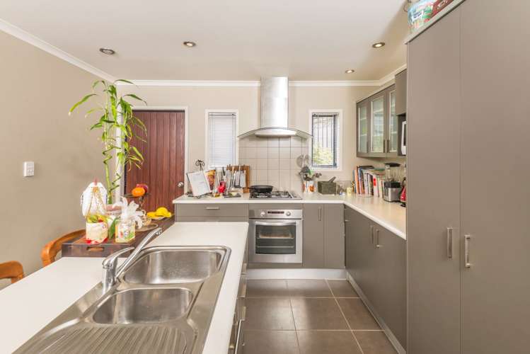 95 Fernhill Way Oteha_5