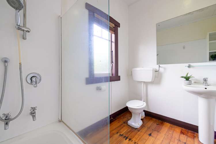 15 St Winifreds Avenue Hamilton East_11