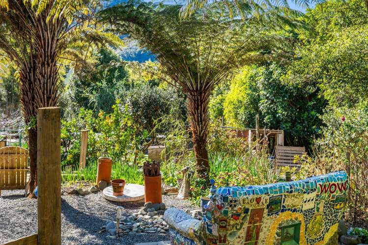 826 Queen Charlotte Drive Havelock_3