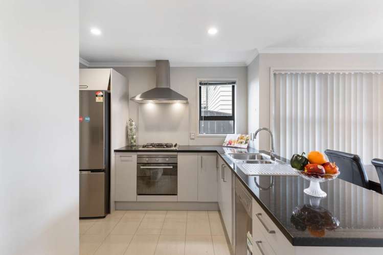 14 Hirimate Place Flat Bush_10