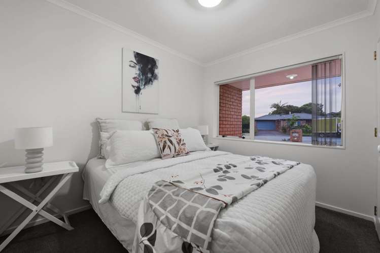 6 Hansworth Place Flat Bush_18