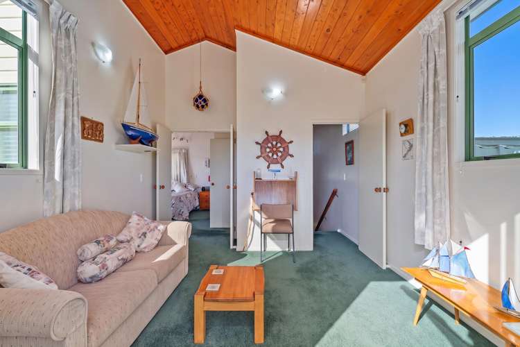 7 Martin Place Cooks Beach_13