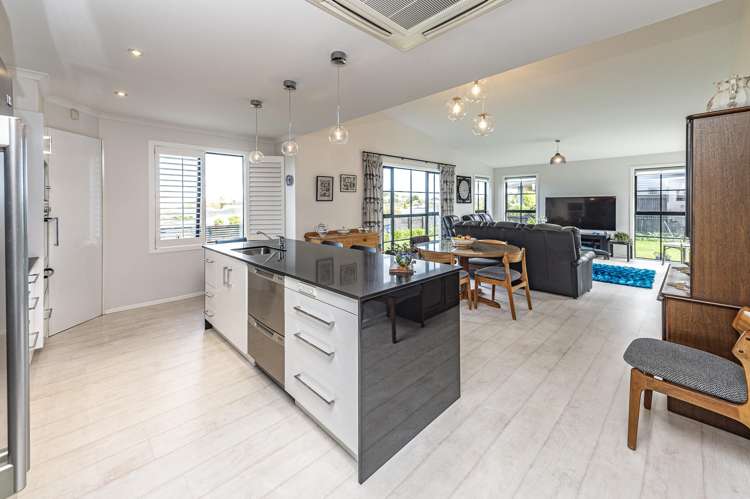 8 Lithgow Drive Otamatea_8