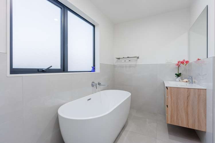 4/43A Waimumu Road Massey_11