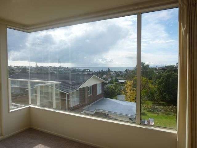 26 Mayfair Crescent Mairangi Bay_1