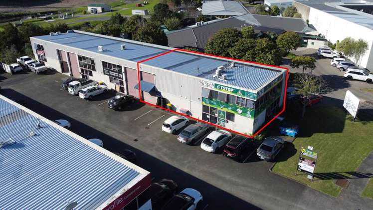 Unit A/7 Vega Place Mairangi Bay_0