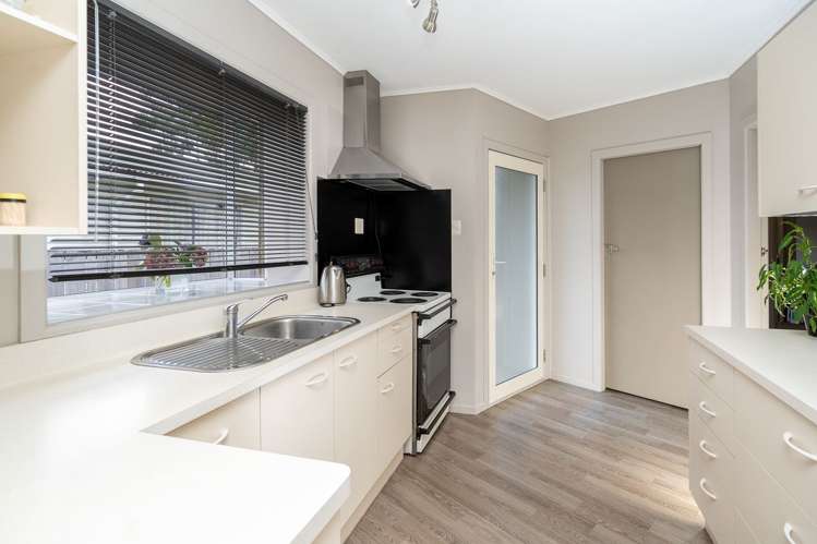 43 Lewis Street Glenview_11