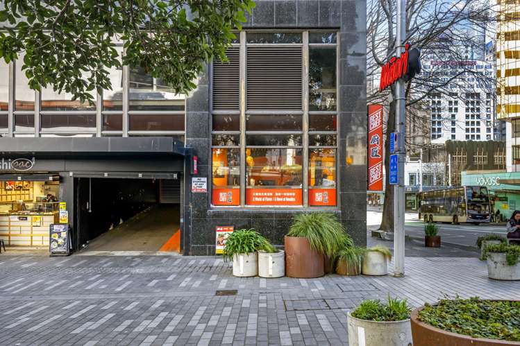 M2, C7 and C8/300 Queen Street Auckland Central_5