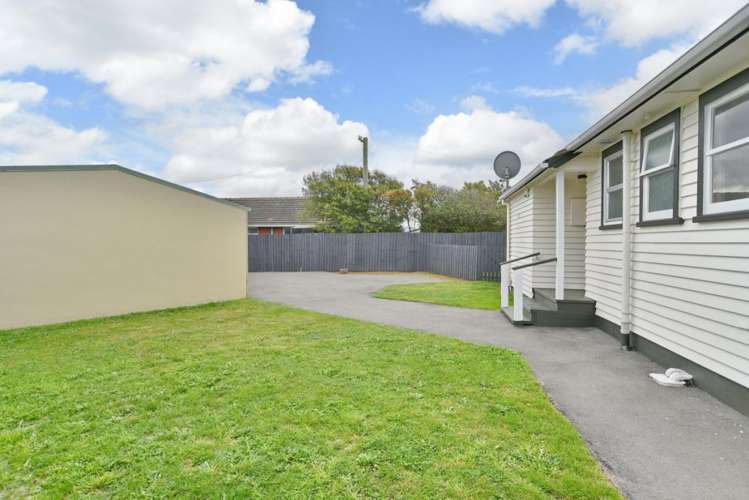 81 Rowan Avenue Aranui_15