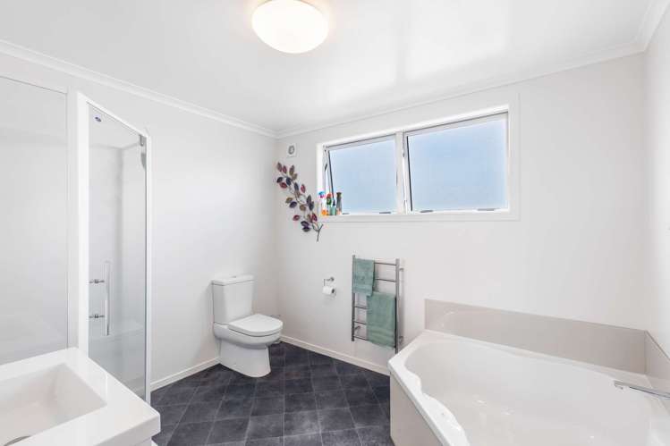 29 Chiefs Court Hamilton East_8