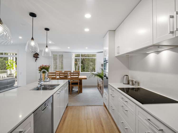 20 Eaves Bush Parade Orewa_3