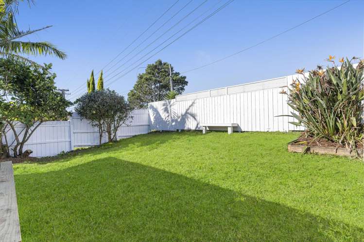 583 East Coast Road Browns Bay_19