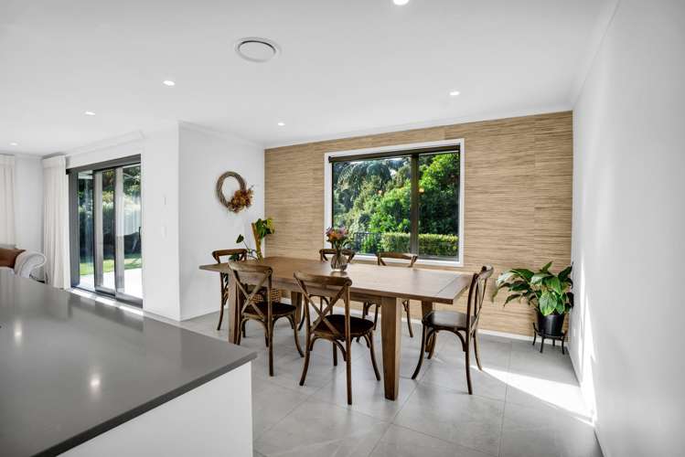 18 Rotokare Crescent Whalers Gate_12