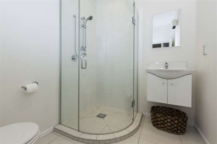 39 Henley Green Northwood_6