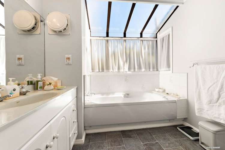 98 Rhinevale Close Henderson_14