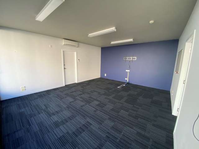 5/17 Airpark Drive Mangere_3