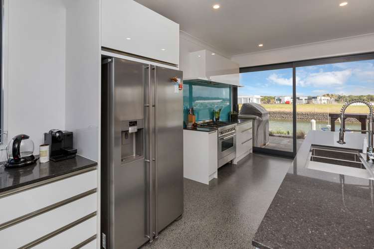 20 Finch Street One Tree Point_13