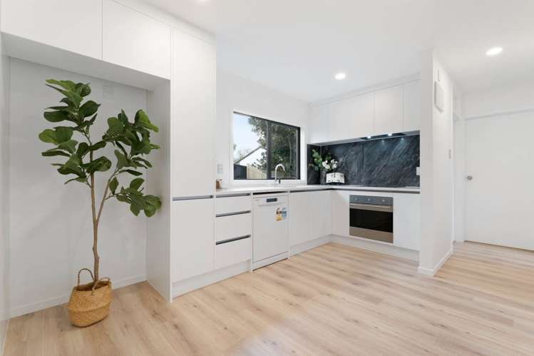 1/612 Beach Road Browns Bay_5