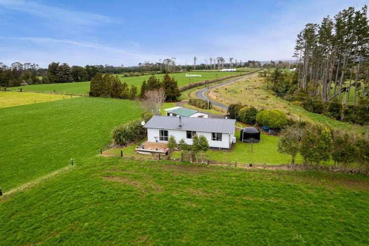 202 Alfred Road Egmont Village_11