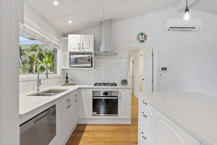 146 Laingholm Drive Laingholm_9