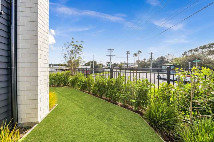 10/172 Don Buck Road Massey_10