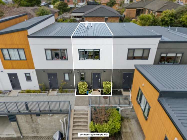 17/18 Hewlett Road_0
