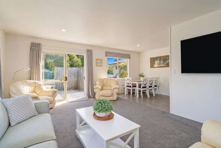 11 Martin Place Cooks Beach_4