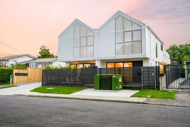 2/11 Paramu Avenue_0