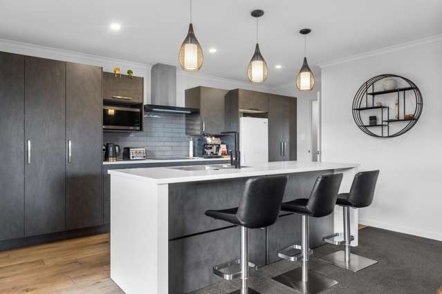 8 Cowell Crescent Pyes Pa_1