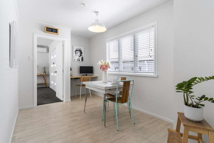 4A Tiroroa Avenue Te Atatu South_11