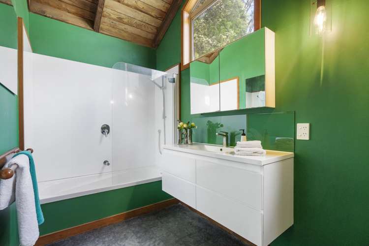 191 Scenic Drive Titirangi_12