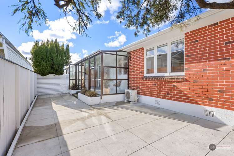 58 Wai-Iti Crescent Woburn_12