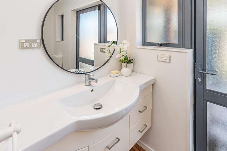 7 Sandy Lane Otamatea_20