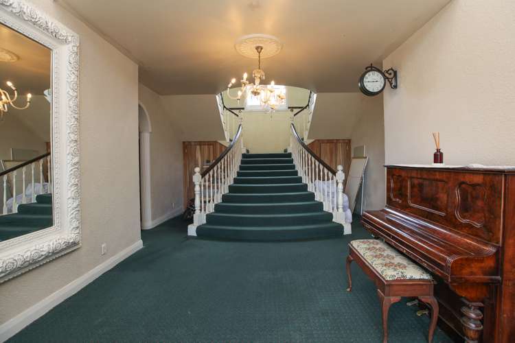 24 Deseret Road Temple View_3