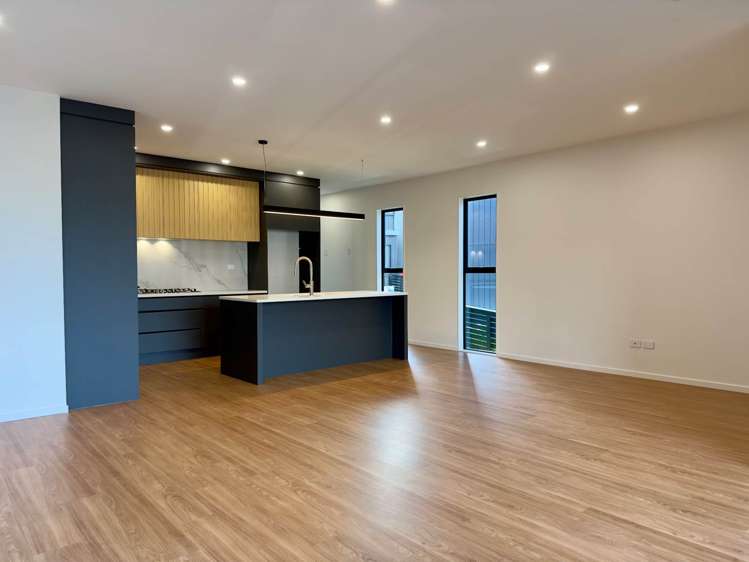 8 Aquamarine Avenue Wainui_2