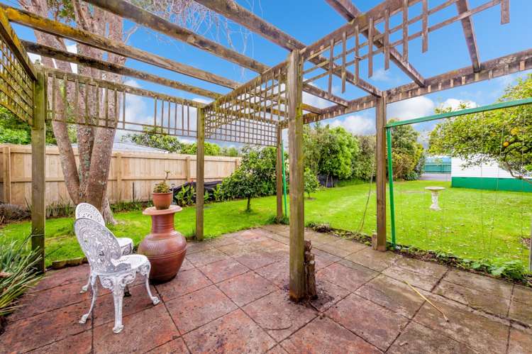 29 Clinton Avenue Te Atatu Peninsula_14