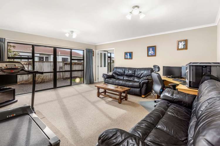 49 Peppertree Glade Kelvin Grove_5