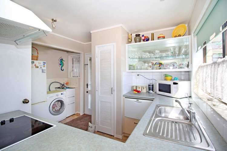 2/10 Sikkim Crescent Clover Park_11