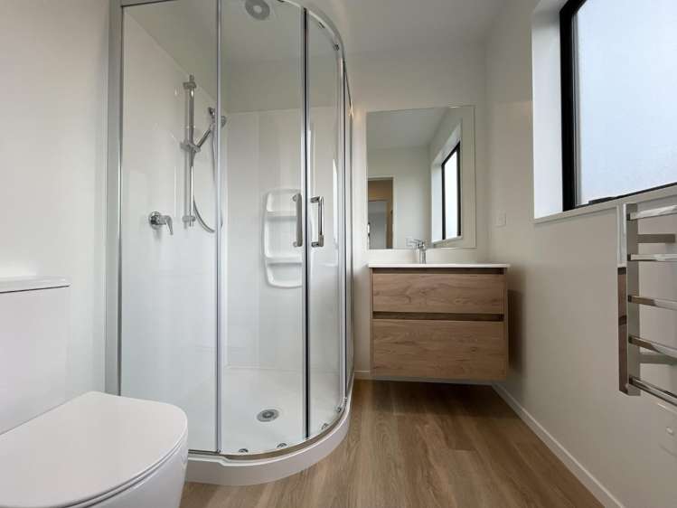 13 SIlvergrass Way 11103_14